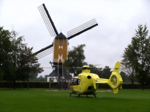 Twee machines met wieken op een foto